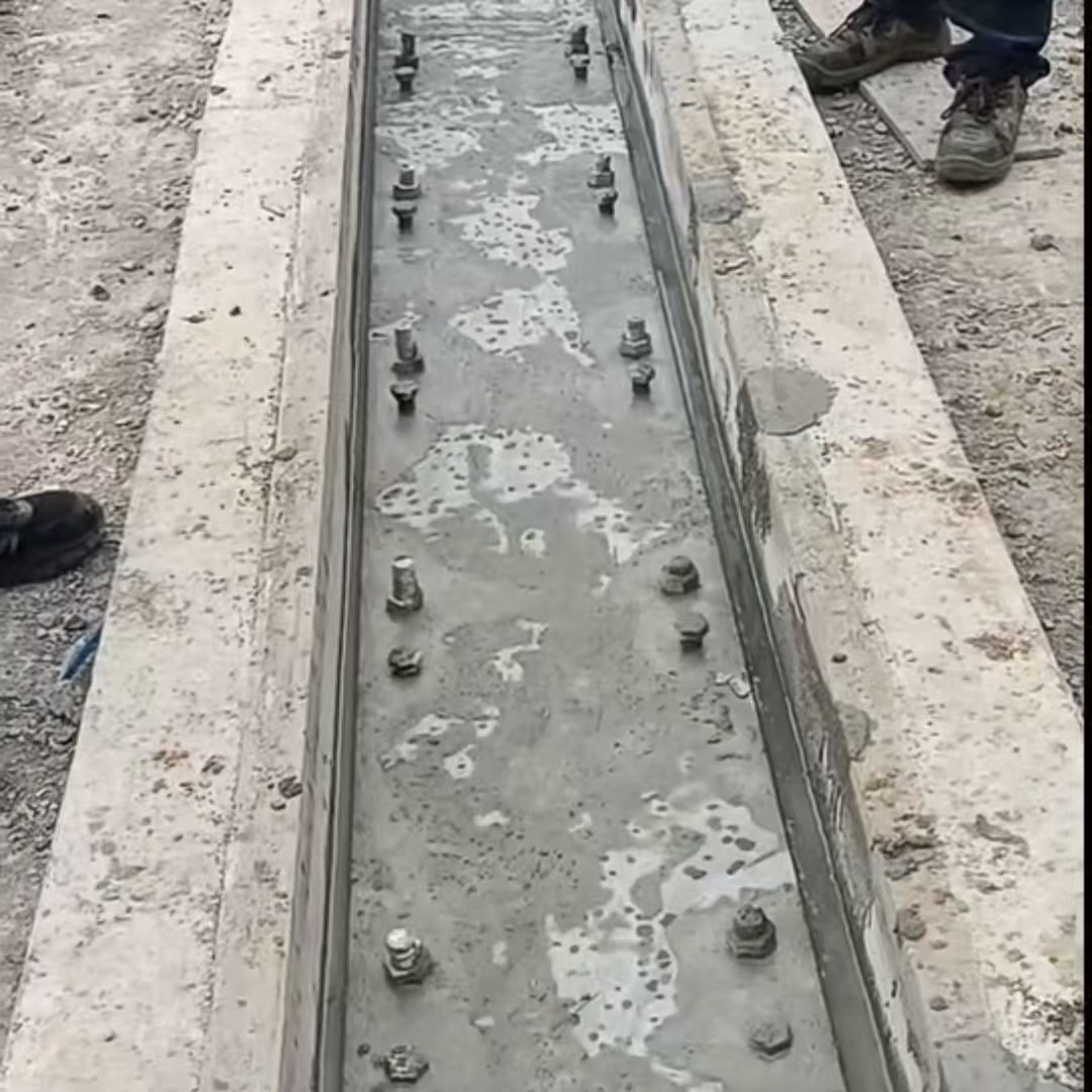 灯塔港口码头起重机龙门吊重型机械设备稳固用早强快凝轨道胶泥